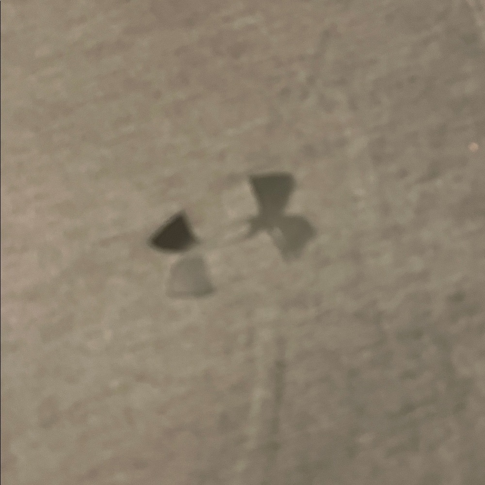 Men’s Under Armour Long Sleeve Grey Shirt - Picture 3 of 3